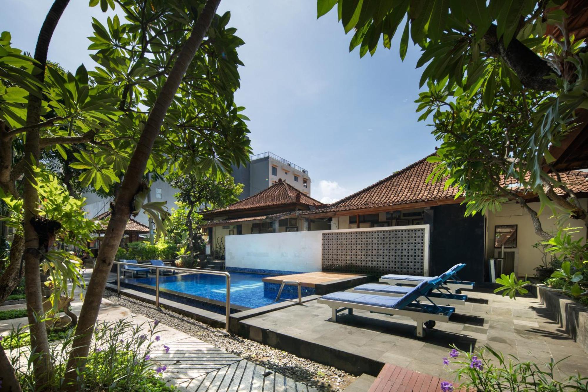 Legian Village Beach Resort - CHSE Certified Exterior foto
