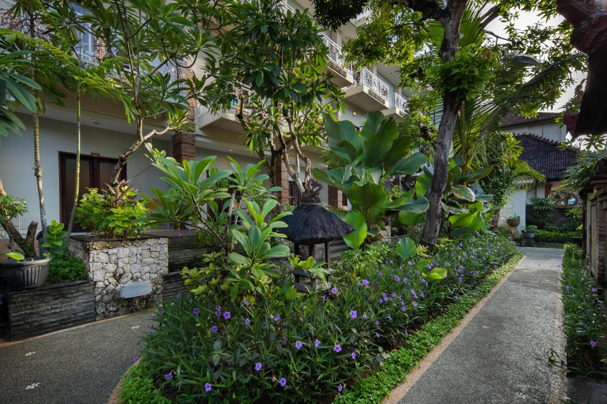 Legian Village Beach Resort - CHSE Certified Exterior foto