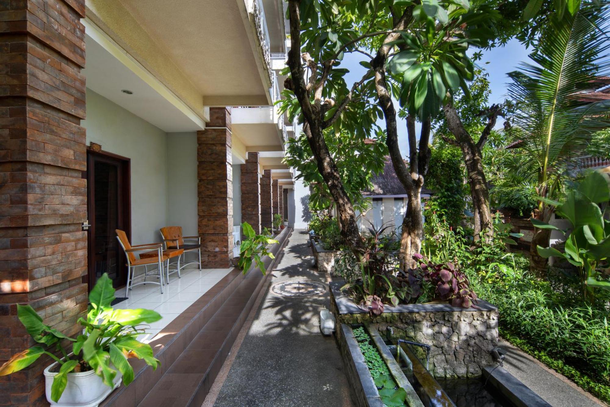 Legian Village Beach Resort - CHSE Certified Exterior foto