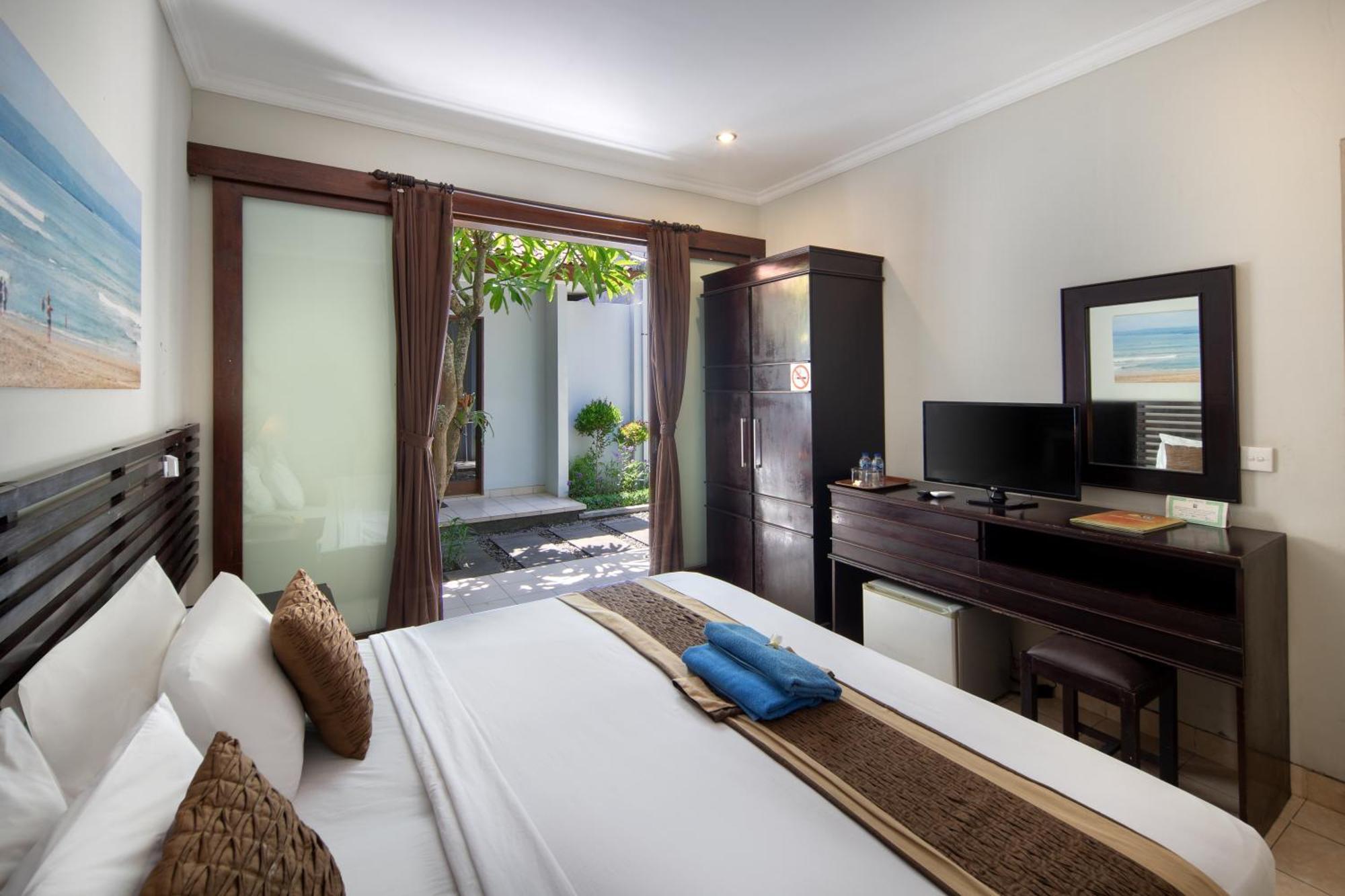 Legian Village Beach Resort - CHSE Certified Zimmer foto